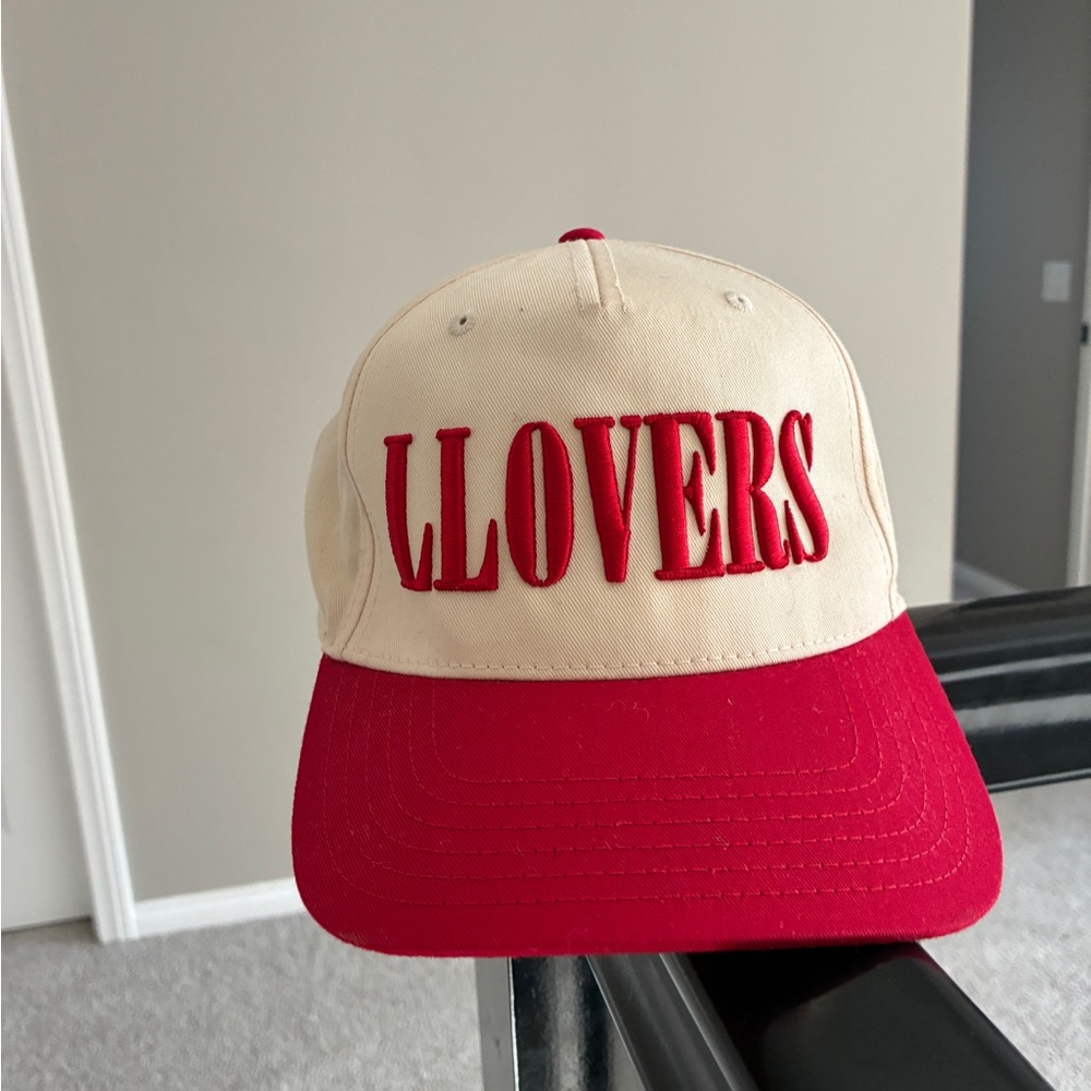 LLOVERS hat